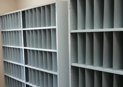 Стационарный стеллаж с ячейками